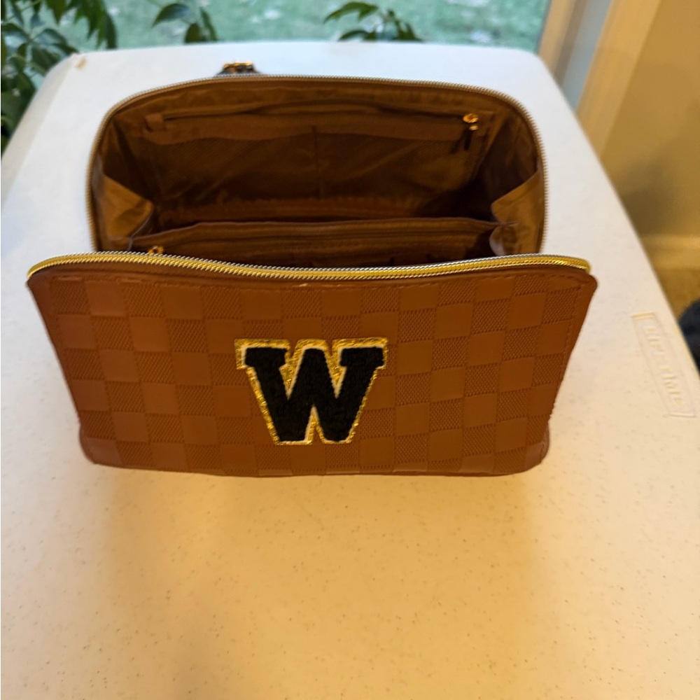 Makeup travel bag, NWOT Brown “W” monogram with Leopard Strap - Picture 3 of 5